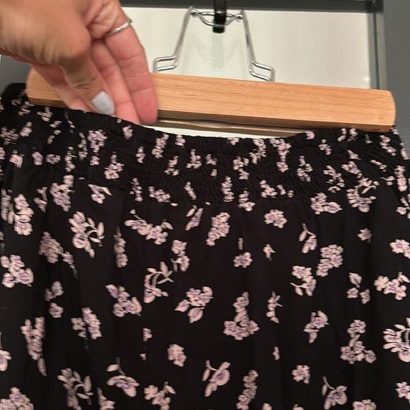 Wide Leg Patterned Pants - Picture 3 of 7